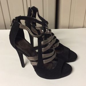 Bebe 2B Heels
